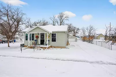 523 Michigan Street, Omro, WI 54963 - Photo 2