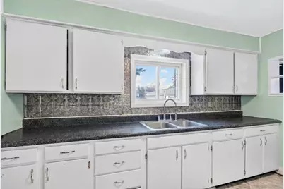 523 Michigan Street, Omro, WI 54963 - Photo 6