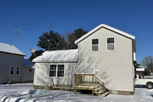237 Center St, Oconto, WI 54153 - Photo 2