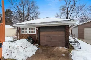 540 N Henry St, Green Bay, WI 54302 - Photo 2