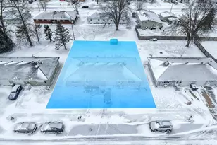 1237 Primrose Ln, Neenah, WI 54956 - Photo 4