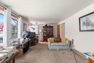 1237 Primrose Ln, Neenah, WI 54956 - Photo 10