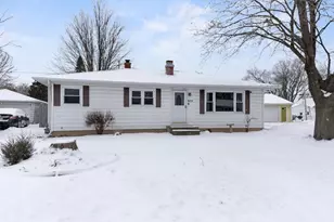 975 Clover St, Menasha, WI 54952 - Photo 2