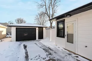 913 Jefferson St, Menasha, WI 54952 - Photo 4