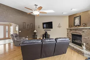 W5946 Sweet Pea Dr, Appleton, WI 54915 - Photo 8