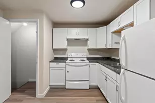 2130 Elm View Dr, Ashwaubenon, WI 54304 - Photo 8