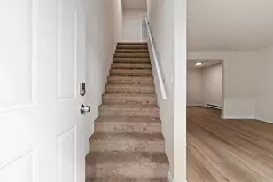 2130 Elm View Dr, Ashwaubenon, WI 54304 - Photo 2