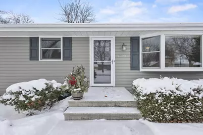 1729 N Blossom Drive, Appleton, WI 54914 - Photo 2