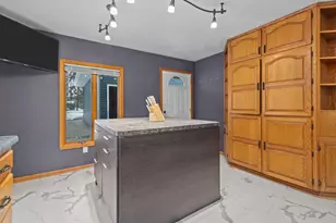 958 Cozy Ln, Oshkosh, WI 54901 - Photo 6