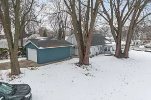 958 Cozy Ln, Oshkosh, WI 54901 - Photo 2