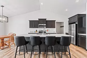 4669 Richard Ln, Green Bay, WI 54313 - Photo 6