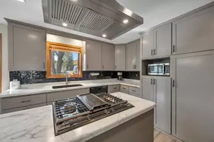 2925 Devroy Ln, Green Bay, WI 54313 - Photo 16