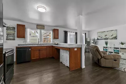 572 Newtols Street, Green Bay, WI 54302 - Photo 6