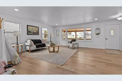 752 Lakecrest Drive, Menasha, WI 54952 - Photo 4