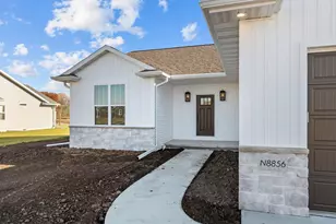 N8856 Dublin, Menasha, WI 54952 - Photo 2