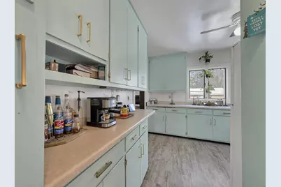 1327 Doty Street, Green Bay, WI 54301 - Photo 16