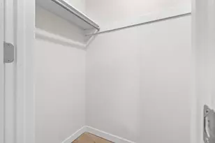 2130 Elm View Dr, Ashwaubenon, WI 54304 - Photo 12