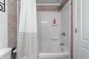 2130 Elm View Dr, Ashwaubenon, WI 54304 - Photo 16