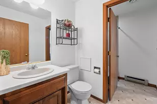 940 Babcock St, Neenah, WI 54956 - Photo 32