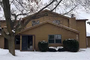 940 Babcock St, Neenah, WI 54956 - Photo 2