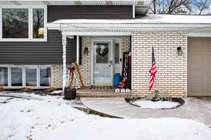 908 Meadow Ln, Kaukauna, WI 54130 - Photo 2