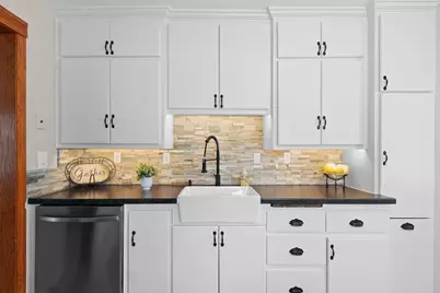 1630 Crooks Street, Green Bay, WI 54302 - Photo 8