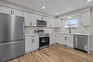 216 Plummer Ave, Neenah, WI 54956 - Photo 2