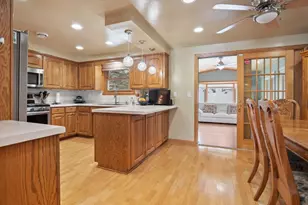 250 Michelle Ct, Green Bay, WI 54302 - Photo 8