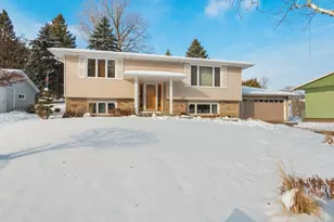 250 Michelle Ct, Green Bay, WI 54302 - Photo 1