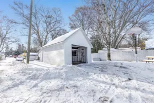 519 W Maple St, Sturgeon Bay, WI 54235 - Photo 18