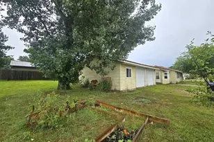 214 Pearl Ave, Shawano, WI 54166 - Photo 12