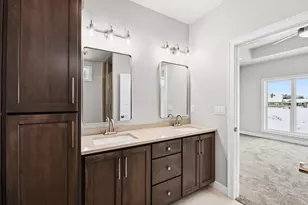 2712 Creekwood Cir, Green Bay, WI 54311 - Photo 48