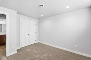 2712 Creekwood Cir, Green Bay, WI 54311 - Photo 38