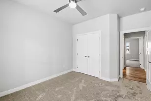 2712 Creekwood Cir, Green Bay, WI 54311 - Photo 14