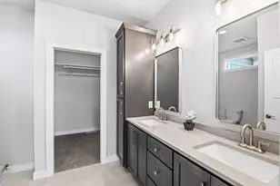 2712 Creekwood Cir, Green Bay, WI 54311 - Photo 18