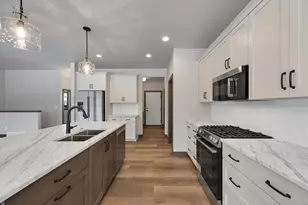 2580 N Stellita Cir, De Pere, WI 54115 - Photo 20