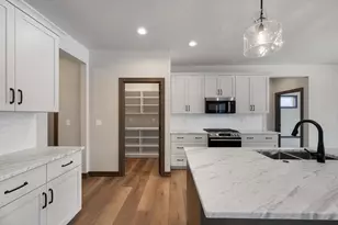 2580 N Stellita Cir, De Pere, WI 54115 - Photo 14