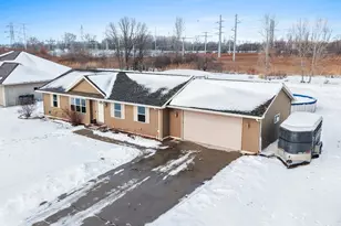2113 Bufflehead Ln, Green Bay, WI 54311 - Photo 2