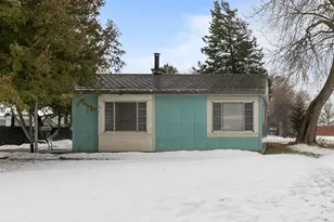 919 W 4th Ave, Oshkosh, WI 54902 - Photo 1