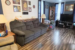 505 St Clair St, Manitowoc, WI 54220 - Photo 2