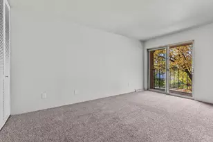 906 Georgia St, Oshkosh, WI 54902 - Photo 10