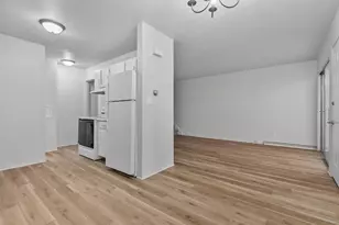 906 Georgia St, Oshkosh, WI 54902 - Photo 2