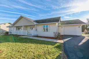 1871 Nature's Way, Menasha, WI 54952 - Photo 2