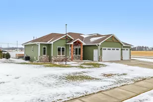 1667 Torchwood Trl, De Pere, WI 54115 - Photo 2