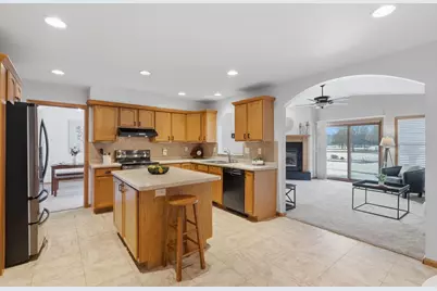 1325 S Westhaven Drive, Oshkosh, WI 54904 - Photo 8