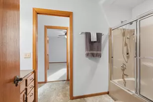 1325 S Westhaven Dr, Oshkosh, WI 54904 - Photo 36