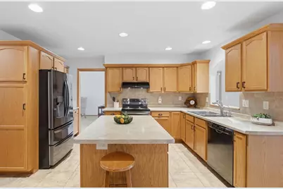 1325 S Westhaven Drive, Oshkosh, WI 54904 - Photo 10