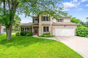 1325 S Westhaven Dr, Oshkosh, WI 54904 - Photo 1