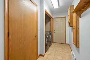 1325 S Westhaven Dr, Oshkosh, WI 54904 - Photo 26