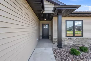 726 Tambour Ct, De Pere, WI 54115 - Photo 6